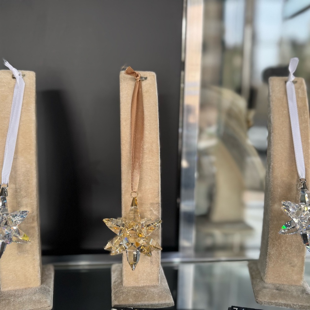 Pure crystal star elegant as a car mirror accessories very special and valuable